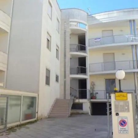 Pioppi House אוטרנטו